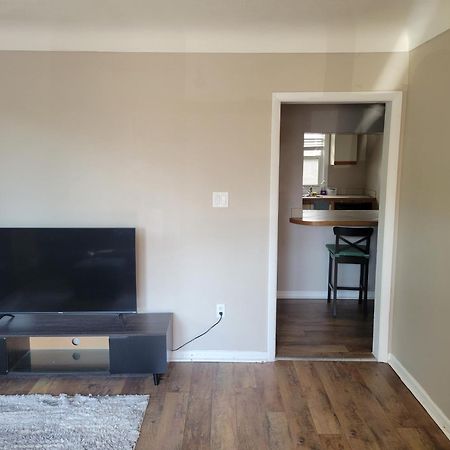 Comfy Rooms Stay - Unit 1 Кингстън Екстериор снимка