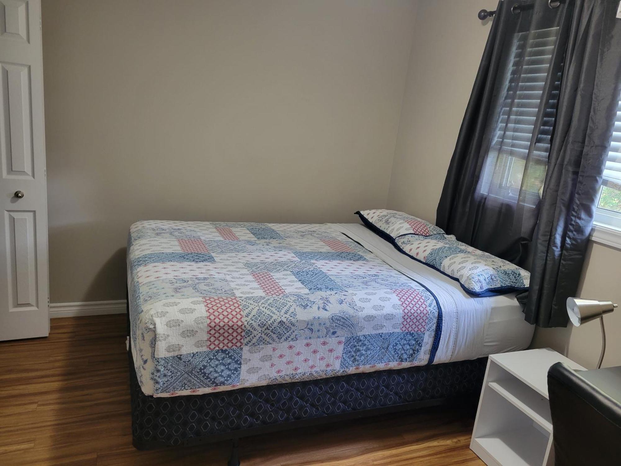 Comfy Rooms Stay - Unit 1 Кингстън Екстериор снимка
