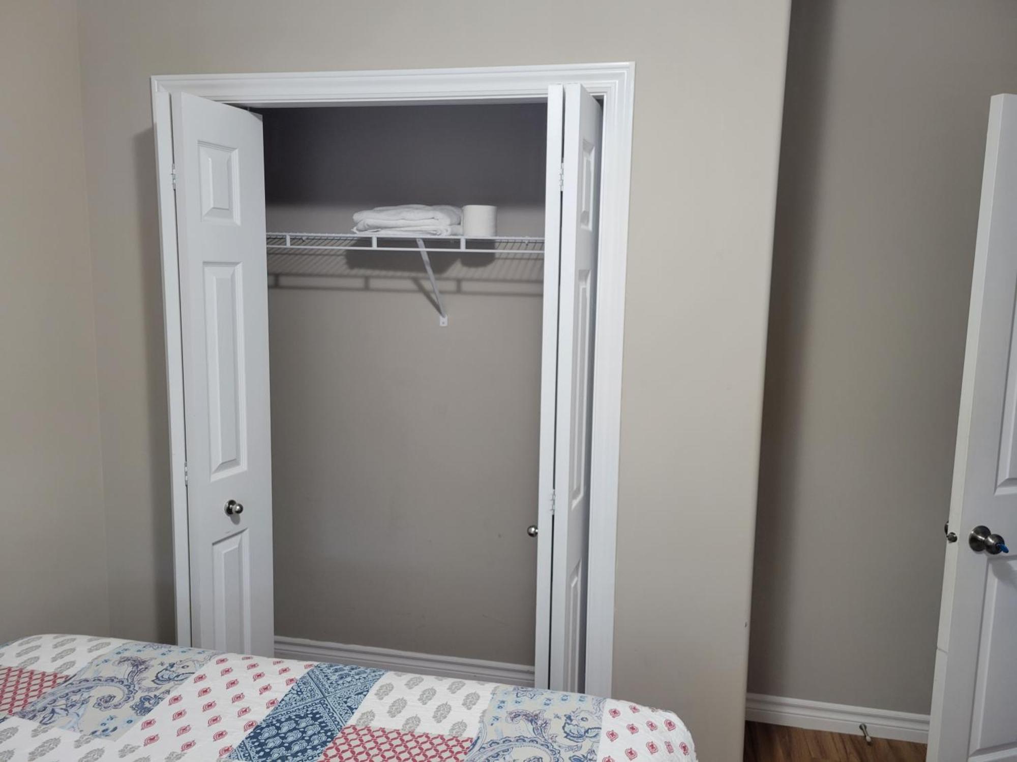 Comfy Rooms Stay - Unit 1 Кингстън Екстериор снимка