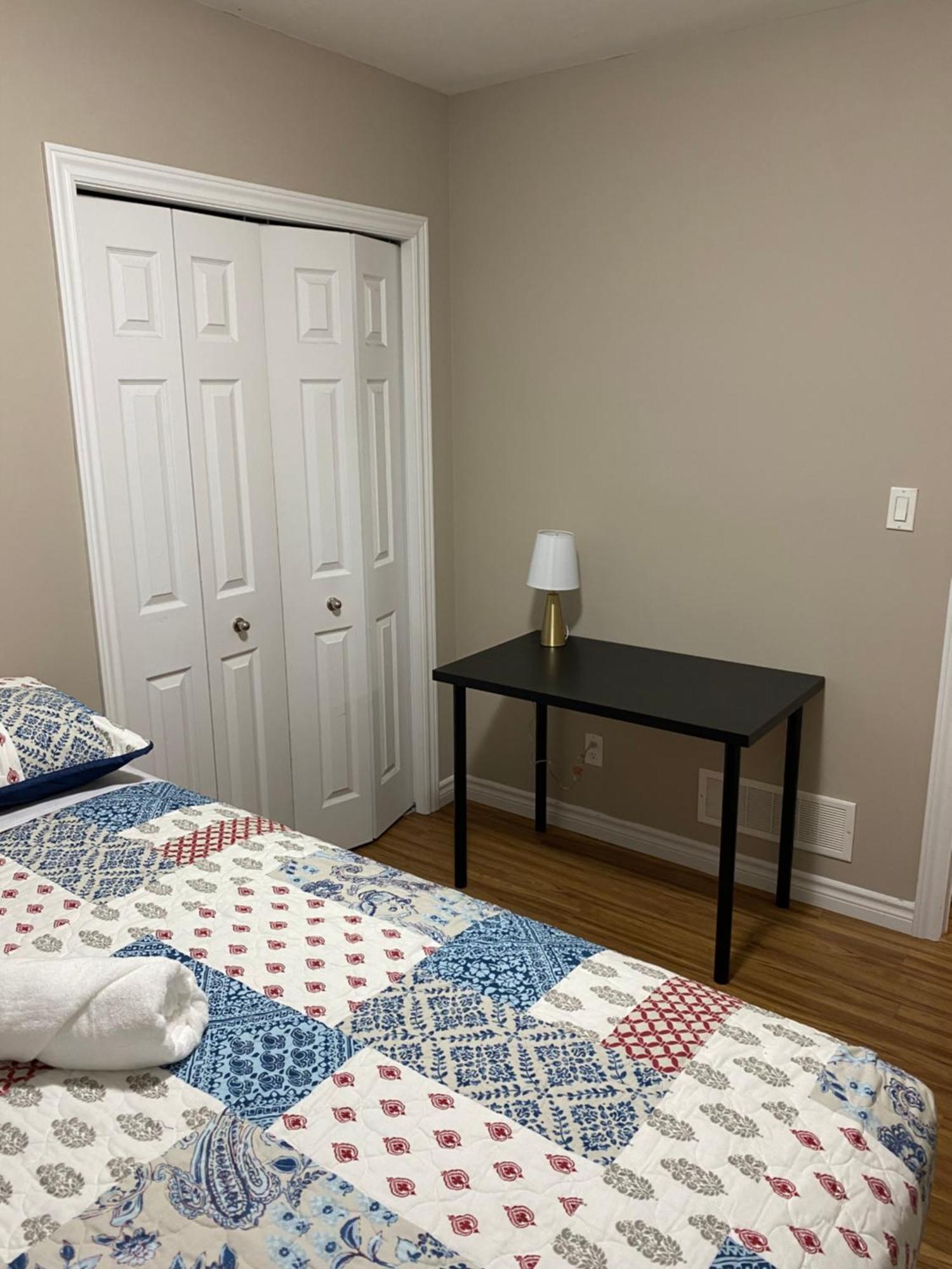 Comfy Rooms Stay - Unit 1 Кингстън Екстериор снимка